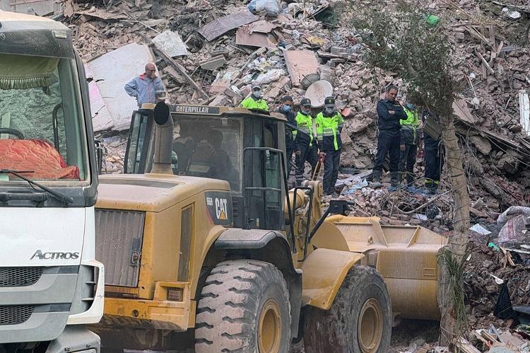 Prédio que caiu no centro do Cairo tinha seis andares