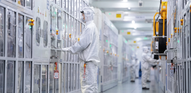 China envia 2.000 pessoas para construir fábrica de baterias na Espanha