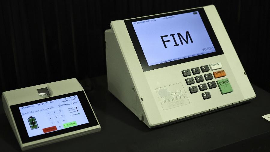 Urna eletrônica exibida no Tribunal Superior Eleitoral