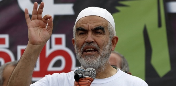 Xeique Raed Salah passará os próximos 11 meses preso em Israel - Ahmad Gharabli/AFP