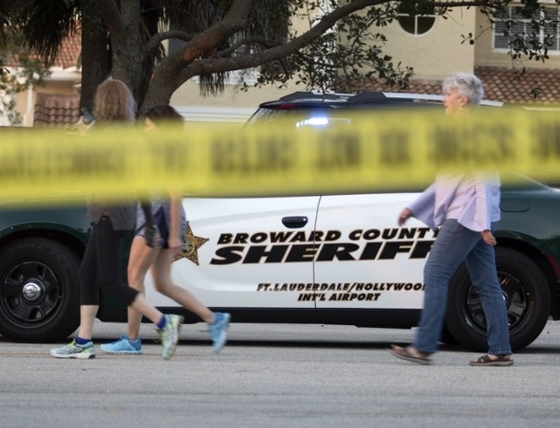 Colégio na Flórida foi isolado após ataque que deixou ao menos 17 mortos nesta quarta - EPA