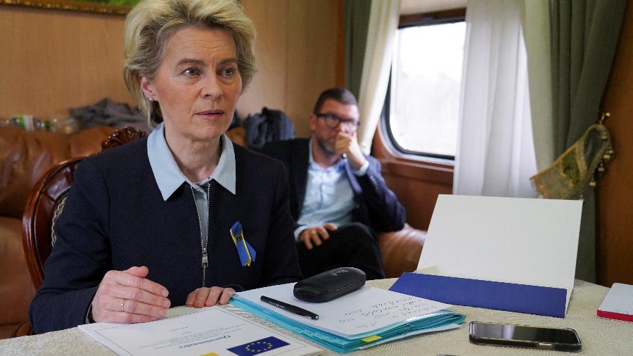 08.abr.22 - A presidente da Comissão Europeia, Ursula von der Leyen, viaja para Kiev, na Ucrânia, enquanto a invasão russa da Ucrânia continua - JANIS LAIZANS/REUTERS