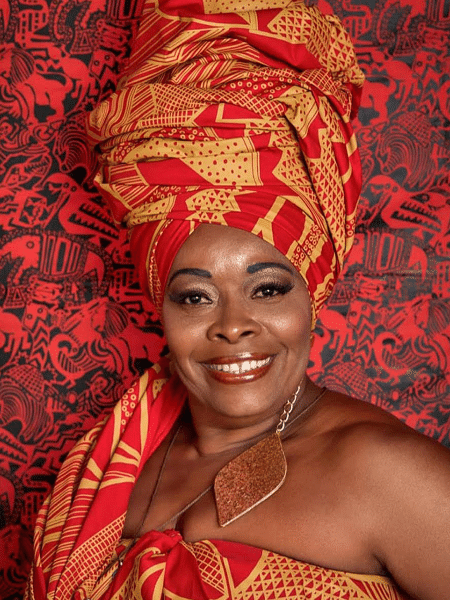 Negra Jhô, cabeleireira especialista em estética afro - Divulgação