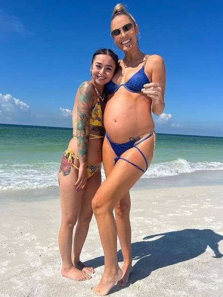 Trisal: Após acidente em ménage, tiktokers engravidam e terão bebê a 3