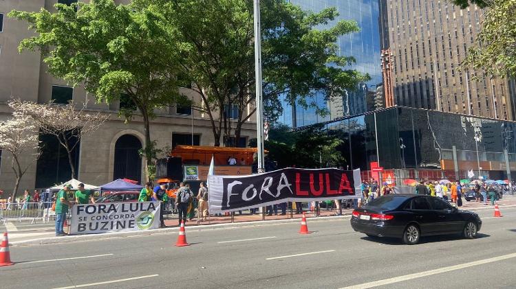 Poucos manifestantes foram à avenida Paulista para protestar contra Lula Poucos manifestantes foram à avenida Paulista para protestar contra Lula