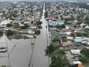 RS tem 447 municípios atingidos pelas enchentes, diz Defesa Civil