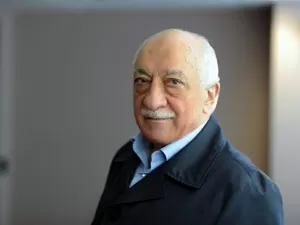 Gulen, ex-aliado de Erdogan acusado de tentar golpe, morre aos 83 anos