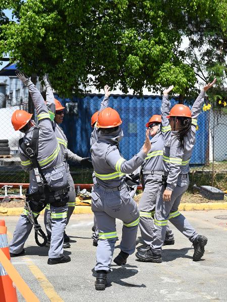 Equipe feminina comemora desempenho