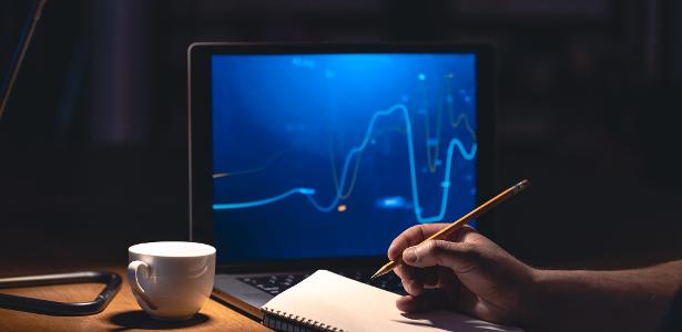 Investir para gerar renda passiva é mais inteligente do que vender horas