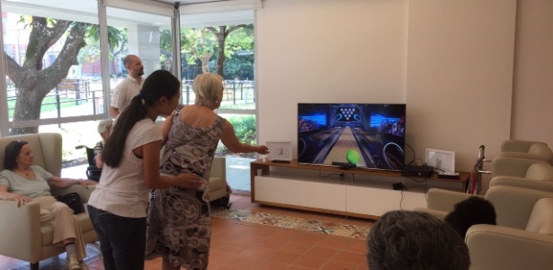 Joguinhos virtuais estimulam a atenção de idosos na pandemia - 01/08/2021 -  São Paulo - Agora