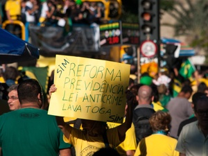Após manifestações Governo usa ato para pressionar por pacote de Moro e reforma da Previdência | noticias.uol.com.br