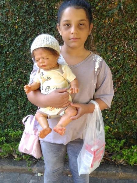 Yasmin Bononi, 9 anos, que foi a uma festa infantil vestida de "mãe de recém-nascido" - Arquivo pessoal