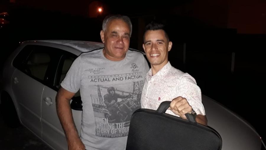 Cássio Alves devolveu notebook para Anderson Albuquerque após encontrar o computador na rua - Arquivo pessoal