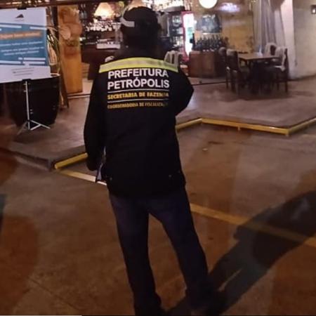 Prefeitura fiscaliza bares e restaurantes em Petrópolis - Reprodução/Facebook/petropolis.pmp