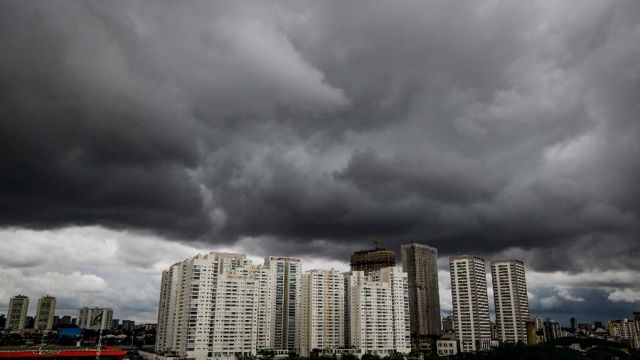 Chuva atingiu várias regiões de São Paulo nos últimos dias, como a própria capital - 30.jan.2022 - Aloísio Maurício /Fotoarena/Estadão Conteúdo