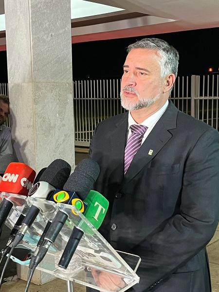 Ministro Paulo Pimenta (Secom) fala à imprensa no Palácio do Alvorada