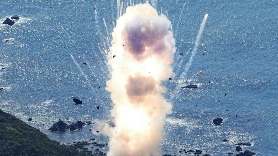 O foguete explodiu poucos segundos após o lançamento