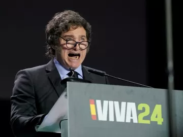 Oposição diz que Milei isola Argentina do mundo ao ofender líder espanhol