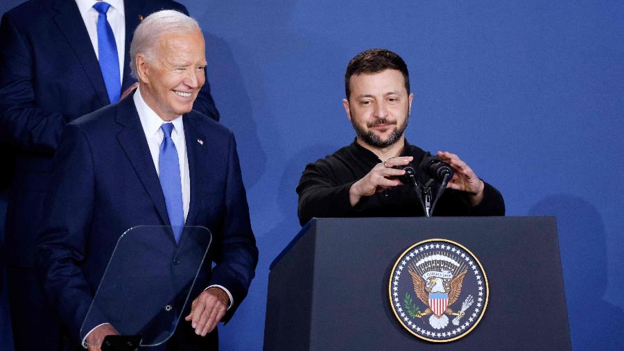 11.jul.2024 - O presidente dos EUA, Joe Biden, e seu colega ucraniano Volodymyr Zelensky