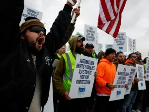 Como maior greve em quase 50 anos nos Estados Unidos pode afetar o Brasil