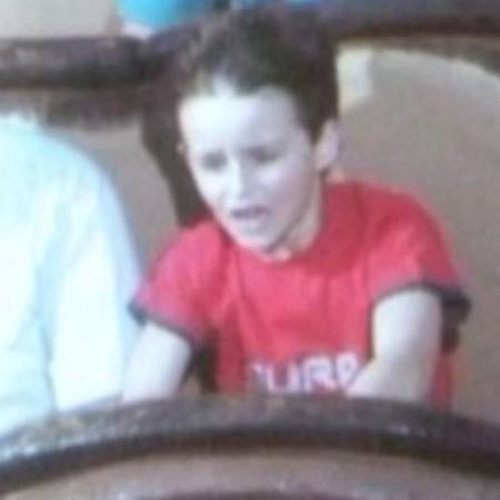 Gustavo Machado aos sete anos de idade em parques de Orlando Gustavo Machado aos sete anos de idade em parques de Orlando