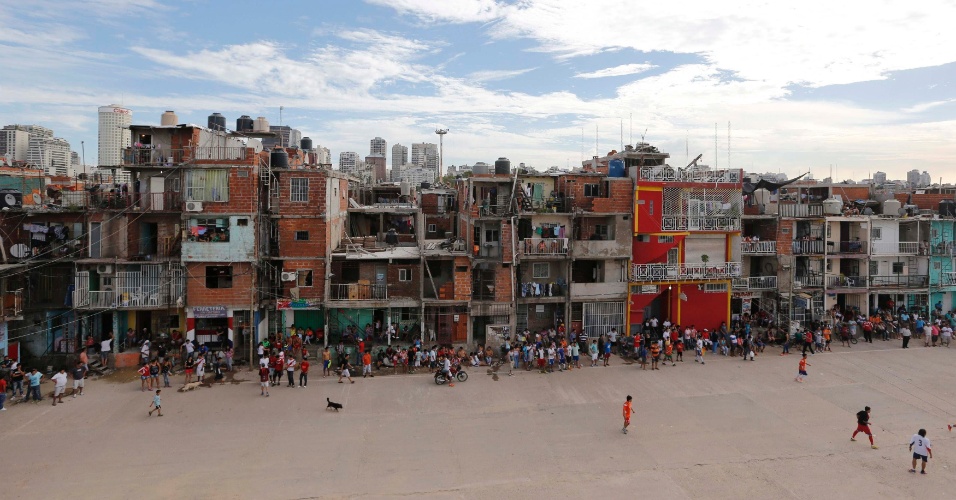 vista-da-favela-villa-31-no-bairro-do-retiro-em-buenos-aires-argentina-1435072988170_956x500.jpg