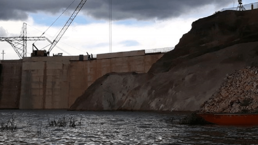 Cerca de 13 toneladas de peixes morreram às margens do rio Teles Pires, na área do reservatório da usina hidrelétrica Sinop - MPE-MT 