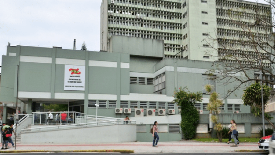 Adolescente utilizava o crachá de outra médica para entrar no Hospital Governador Celso Ramos - Divulgação/Secretaria de Estado da Saúde