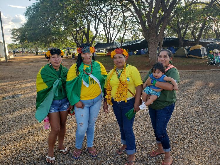 09.nov.2022 - Indígenas de Mato Grosso em acampamento contra posse de Lula - Eduardo Militão/UOL - Eduardo Militão/UOL