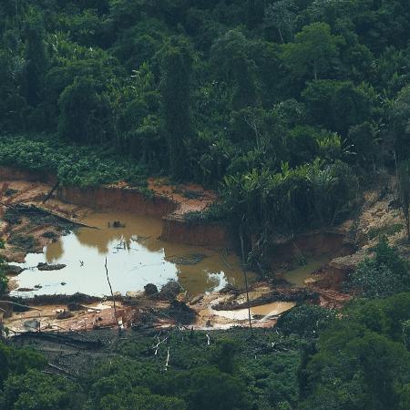 Governo encontra garimpo próximo a povos isolados na TI Yanomami