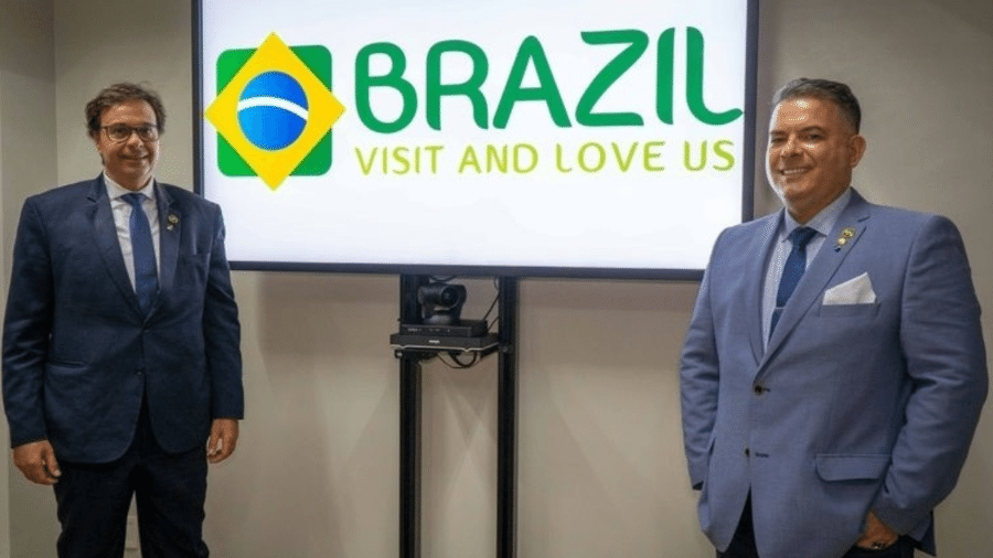 Desde 2019, Embratur usava o slogan "Brazil - Visit and Love Us" (Brasil, visite e nos ame); marca causou controvérsia - Pablo Peixoto/Embratur