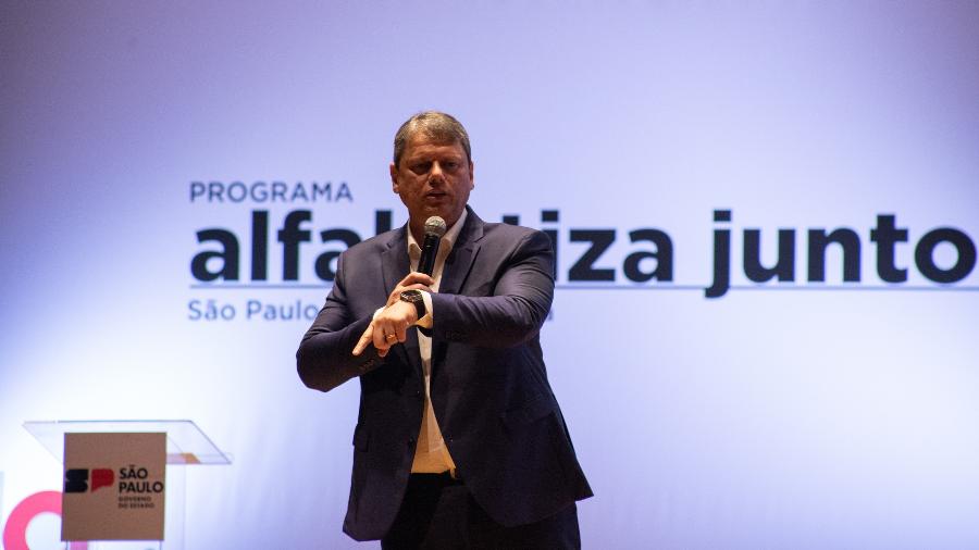 O governador de São Paulo, Tarcísio de Freitas (Republicanos), em lançamento de programa sobre alfabetização