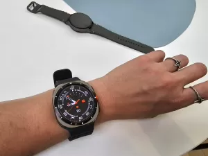 Galaxy Watch Ultra: como é o novo concorrente 'radical' do Apple Watch