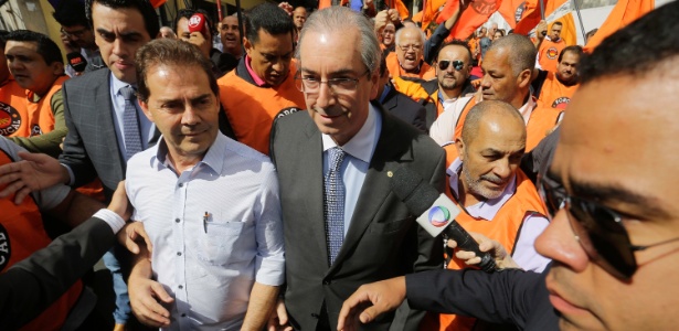21.ago.2015 - Eduardo Cunha e Paulinho da Força (SDD) chegam para encontro com trabalhadores e sindicalistas - Nelson Antoine/Frame/Estadão Conteúdo
