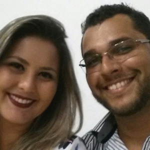 Vanessa Simões e seu noivo, vítimas da Ferreira & Santos, em Uberlândia - Arquivo pessoal