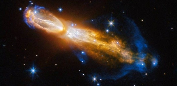 No fenômeno, jatos de gás e poeira são lançados em direções opostas - ESA/Hubble NASA - Judy Schmidt