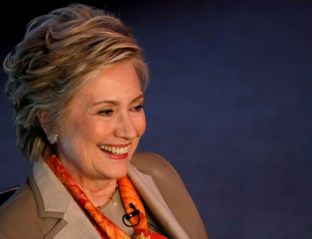Hillary Clinton quer incentivar as pessoas a se envolverem com a política - Brendan McDermid/Reuters