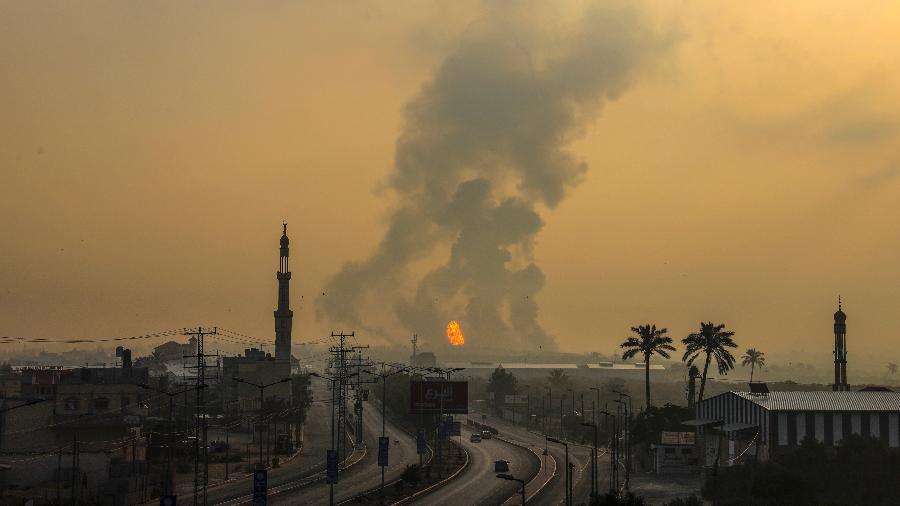 Ataques aéreos israelenses atingiram instalações militares do Hamas na Faixa de Gaza - Eyad Baba/AFP