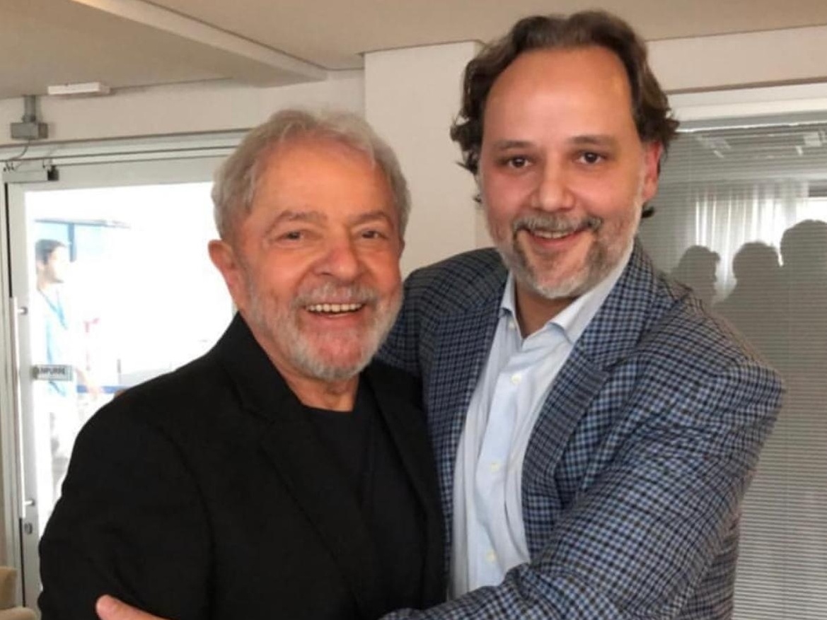 Marco Aurélio de Carvalho: Quem é o advogado próximo a Lula