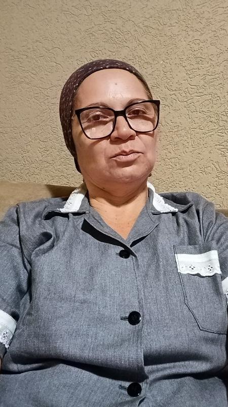 Debora Antunes trabalha três dias por semana como empregada com carteira assinada e nos outros dias atua como diarista - Acervo pessoal - Acervo pessoal