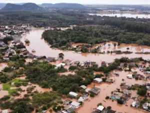 'Não tem mais volta', diz Carlos Nobre sobre catástrofes climáticas