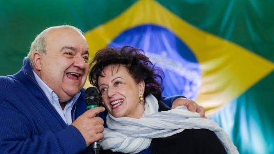 Prefeito de Curitiba, Rafael Greca, ao lado da esposa, Margarita Sansone