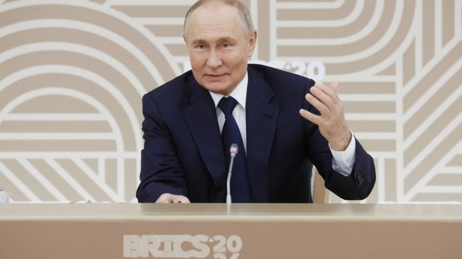 Presidente russo, Vladimir Putin, em encontro do BRICS