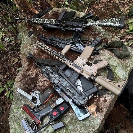 Fuzis e pistolas foram apreendidos em operação na Rocinha Fuzis e pistolas foram apreendidos em operação na Rocinha