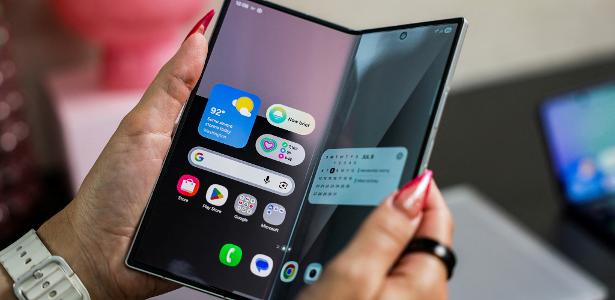 Por que celular dobrável desequilibrou rivalidade Apple x Samsung