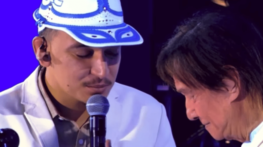 João Gomes dissipa rumores de tensão com Roberto Carlos em especial natalino