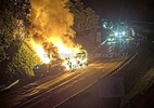 Acidente com carreta e caminhão causa incêndio e bloqueia parte do Rodoanel
