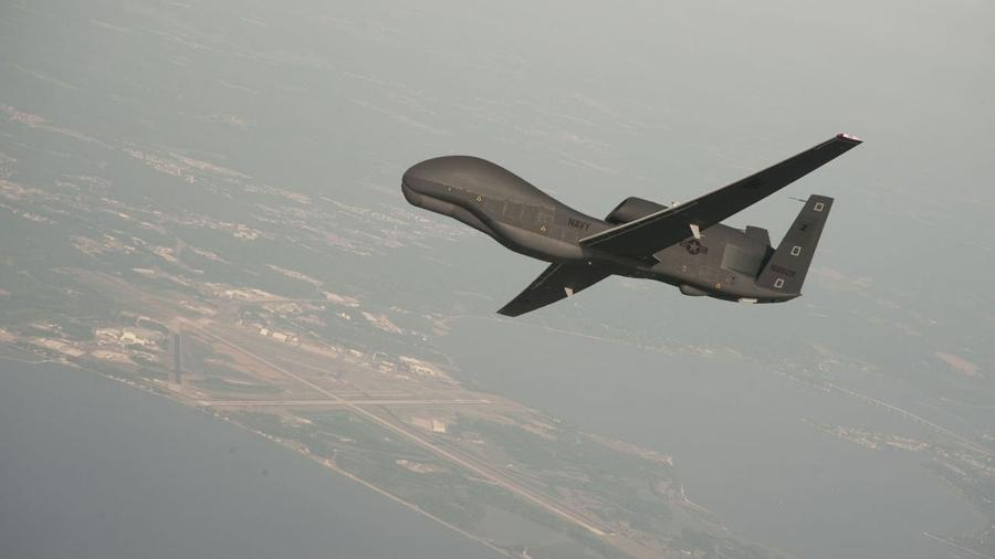 Imagem de arquivo mostra avião não tripulado RQ-4 4 Global Hawk, mesmo modelo que teria sido abatido por iranianos  - REUTERS/HANDOUT