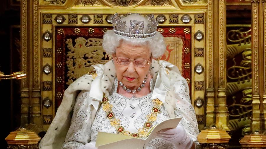 14.out.2019 - Rainha Elizabeth 2ª lê discurso no Parlamento - Tolga Akmen/AFP