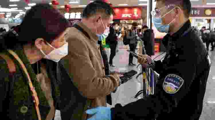 China has created an app that states whether a person can walk freely, be isolated for 7 days, or quarantined for two weeks - Getty Images via BBC